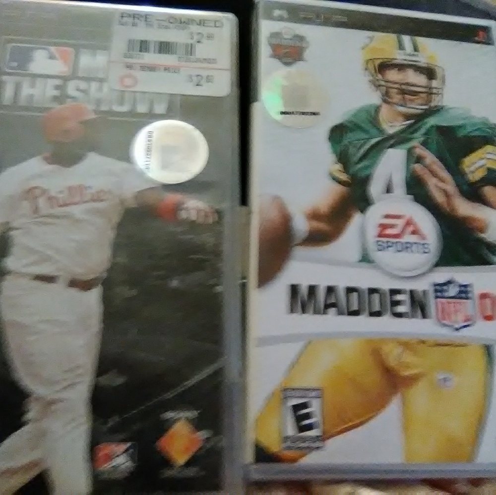 Lot of 2 PSP Sports Games Madden '09 MLB the Show